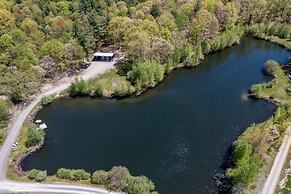 Tiny House 2 5 hrs NYC and Boston Waterfront Wifi