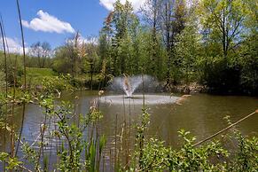 Tiny House 2 5 hrs NYC and Boston Waterfront Wifi