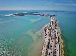 Heated Pool Dunedin Honeymoon Island and CLW Beach