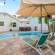 Heated Pool Hot tub Close to Beach Pet Friendly