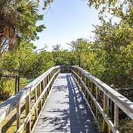 Heated Pool Hot tub Close to Beach Pet Friendly