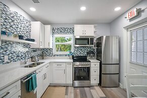 Heated Pool Hot tub Close to Beach Pet Friendly