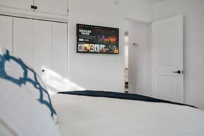 Heated Pool Hot tub Close to Beach Pet Friendly