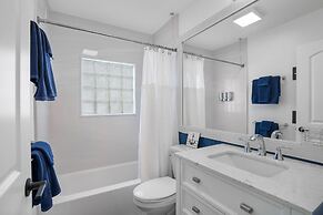 Heated Pool Hot tub Close to Beach Pet Friendly