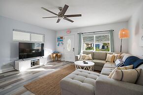 Heated Pool Hot tub Close to Beach Pet Friendly