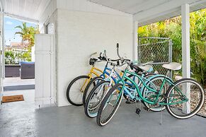 Heated Pool Hot tub Close to Beach Pet Friendly