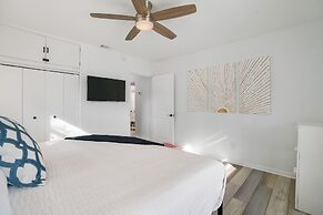 Heated Pool Hot tub Close to Beach Pet Friendly