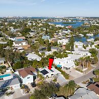 Heated Pool Hot tub Close to Beach Pet Friendly