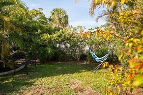 Heated Pool Hot tub Close to Beach Pet Friendly