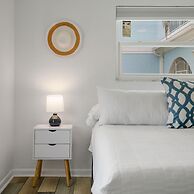 Heated Pool Hot tub Close to Beach Pet Friendly