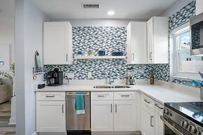 Heated Pool Hot tub Close to Beach Pet Friendly