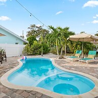 Heated Pool Hot tub Close to Beach Pet Friendly