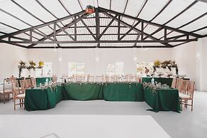 Mahafaly Hotel & Resort