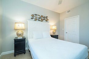 Beachfront Haven 2 BDR Kid-friendly Resort!