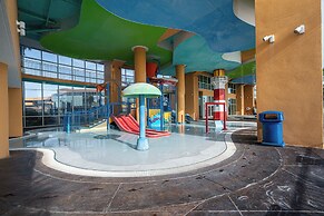 Beachfront Haven 2 BDR Kid-friendly Resort!