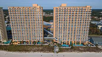 Beachfront Haven 2 BDR Kid-friendly Resort!