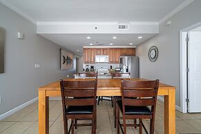 Beachfront Haven 2 BDR Kid-friendly Resort!
