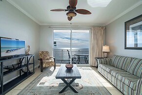 Beachfront Haven 2 BDR Kid-friendly Resort!