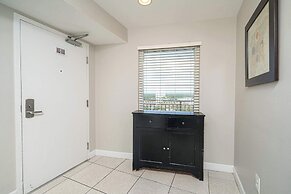Beachfront Haven 2 BDR Kid-friendly Resort!