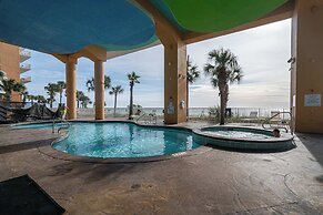 Beachfront Haven 2 BDR Kid-friendly Resort!
