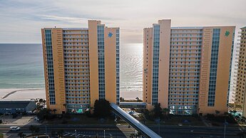 Beachfront Haven 2 BDR Kid-friendly Resort!