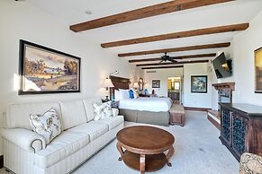 Serenity in La Costa Paradise