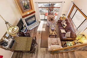 Clouds Rest, Warm Studio Plus Loft for 4!