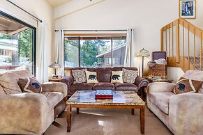 Clouds Rest, Warm Studio Plus Loft for 4!