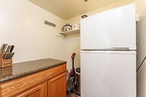 Clouds Rest, Warm Studio Plus Loft for 4!