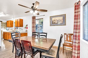 Brookside Cottage Within Yosemite's Splendor