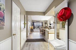 Jim and Roses Cozy Condo 15 Min to Downtown!