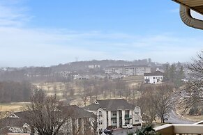 Jim and Roses Cozy Condo 15 Min to Downtown!