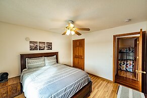 Redbud Retreat Amenity-filled Waterfront Home!