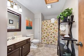 Peaceful 2br in Mountains w/ Private Hot Tub!