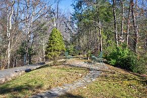 Peaceful 2br in Mountains w/ Private Hot Tub!