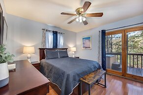 Peaceful 2br in Mountains w/ Private Hot Tub!