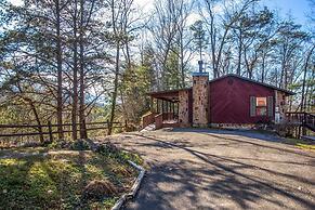 Peaceful 2br in Mountains w/ Private Hot Tub!