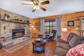 Peaceful 2br in Mountains w/ Private Hot Tub!