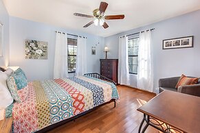 Peaceful 2br in Mountains w/ Private Hot Tub!