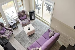 Harrison Lake Pets Welcome 3BR Suite