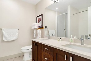 Harrison Lake Pets Welcome 3BR Suite