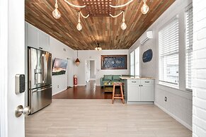 Nautical Loft with Outdoor Kitchen