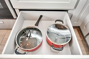 Nautical Loft with Outdoor Kitchen