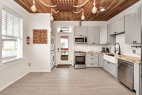 Nautical Loft with Outdoor Kitchen