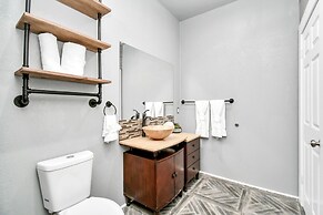 Nautical Loft with Outdoor Kitchen