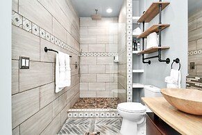 Nautical Loft with Outdoor Kitchen