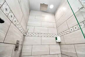 Nautical Loft with Outdoor Kitchen