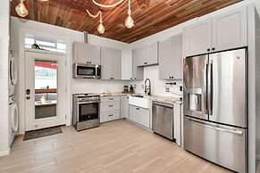 Nautical Loft with Outdoor Kitchen