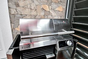 Nautical Loft with Outdoor Kitchen