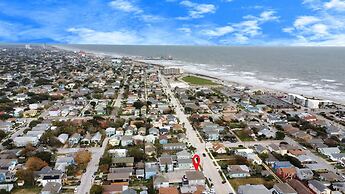 Nautical Loft with Outdoor Kitchen